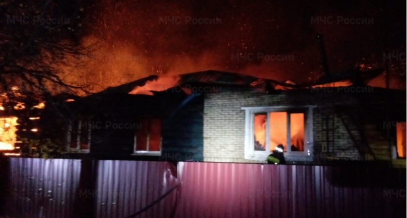 В Вязниковском районе загорелся жилой дом