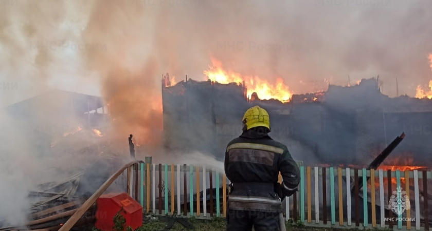 В Киржачском районе крупный пожар полностью уничтожил жилой дом