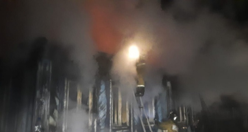 В Судогодском районе мощный пожар уничтожил частный жилой дом