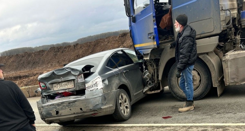 Фура протаранила несколько автомобилей под Владимиром