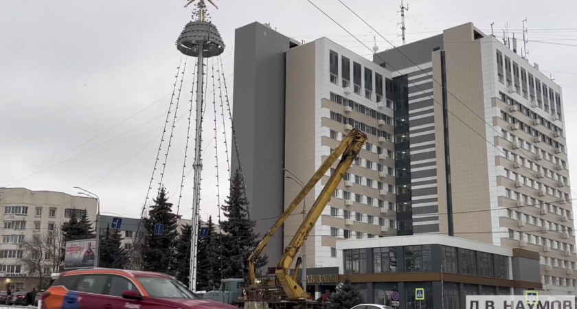 Владимирские улицы начали украшать к Новому году