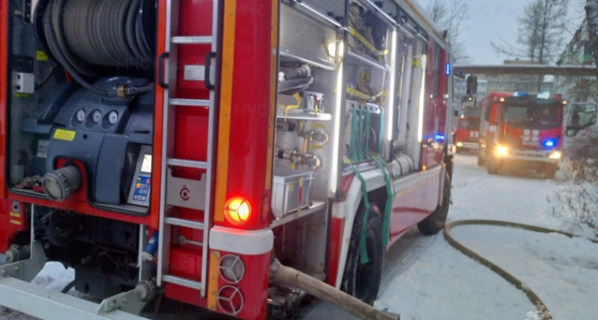 Во Владимире на пожаре в пятиэтажке пострадал мужчина