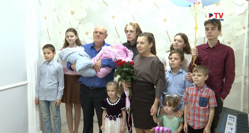 Многодетная семья из Воронежской области назвала двойняшек в честь муромских святых