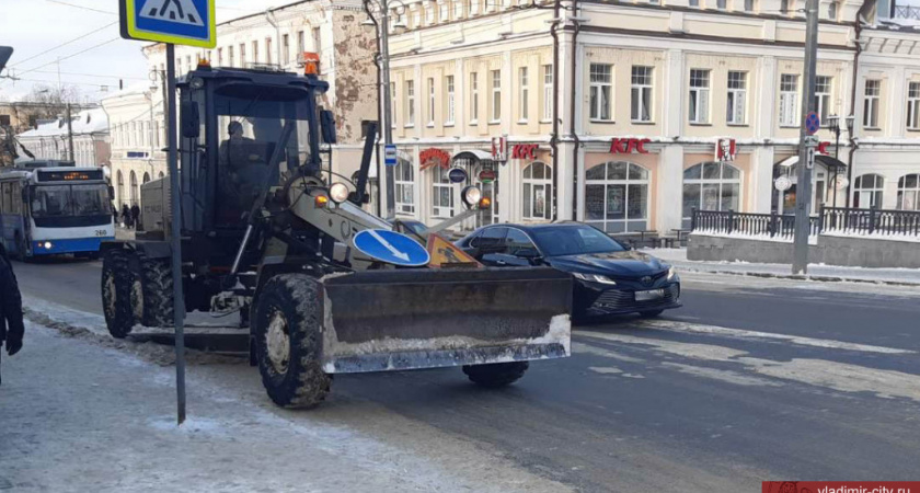 Жителей Владимира просят убрать свои автомобили с городских улиц