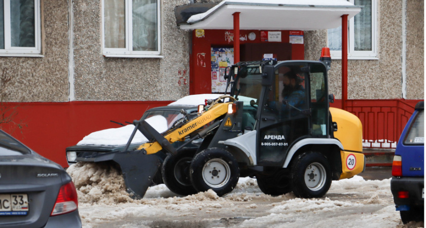 Чтобы не мешали уборке снега: владимирцев просят убрать свои автомобили с 11 городских улиц 