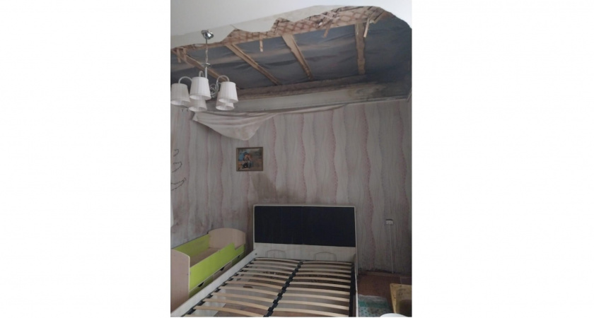 Замдиректора УК в Карабаново отделалась штрафом за рухнувший в квартире жильцов потолок