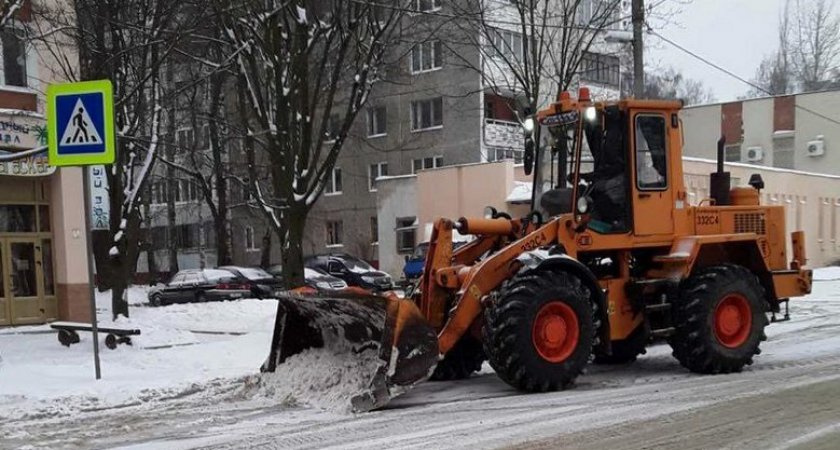 Владимирских автомобилистов просят убрать машины с 21 улицы