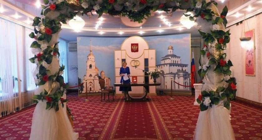 Во Владимирской области самому возрастному жениху 82 года: статистика по свадьбам за февраль 