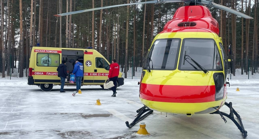 Тяжелобольных пациентов из Мурома на вертолете доставили в Москву 