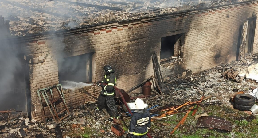 Во Владимирской области сгорела ферма