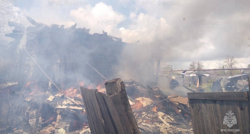 Во Владимирской области пожар уничтожил многоквартирный дом 