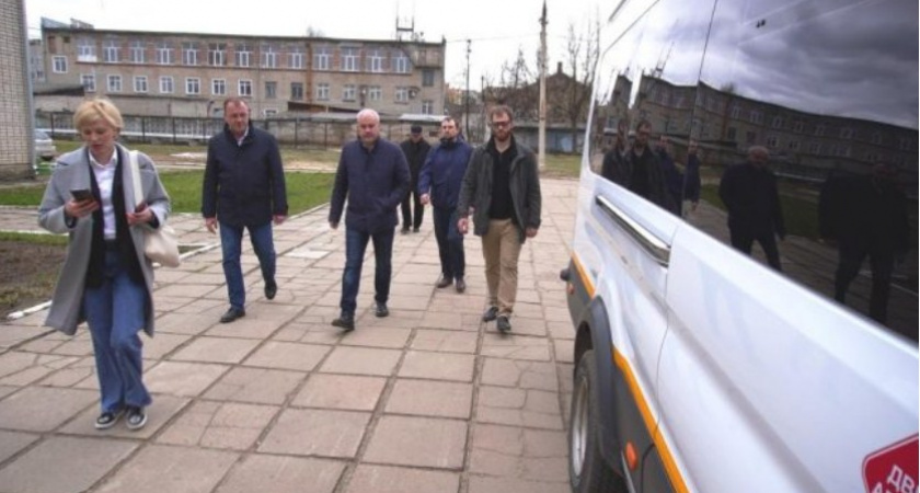 В Александровском районе для контроля бюджетных расходов запустили проект «Депутатский автобус»