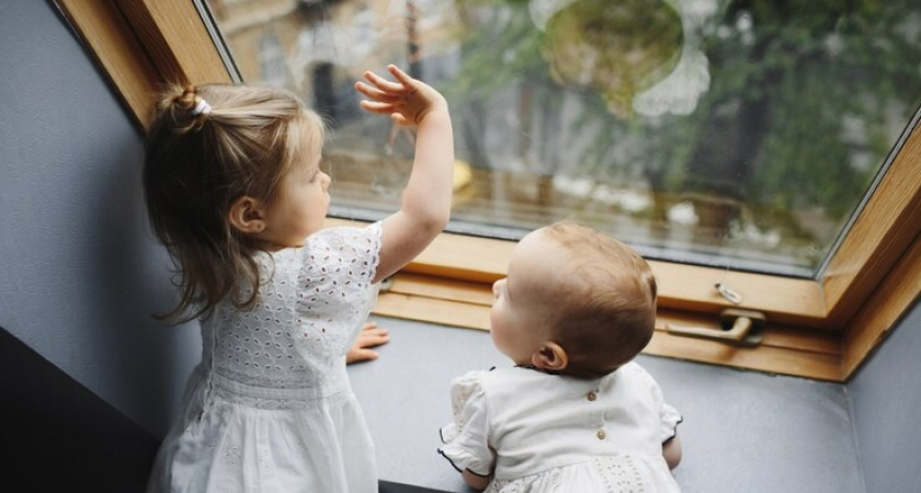 В региональном Минздраве дали жуткую статистику по выпадению детей из окна 