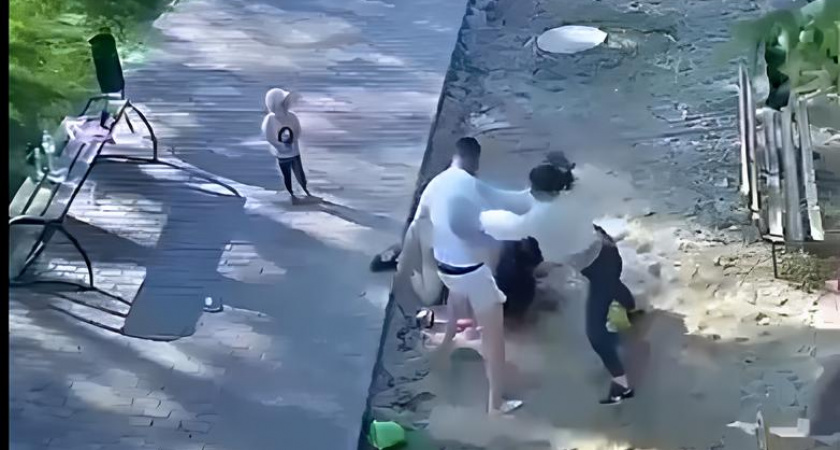 Во Владимирской области на детской площадке двое избили мужчину, вышедшего погулять с женой и сыном