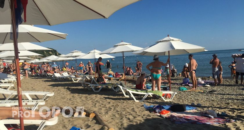Штраф в 12 тысяч долларов: в Турции туристам запретили ходить на пляжи