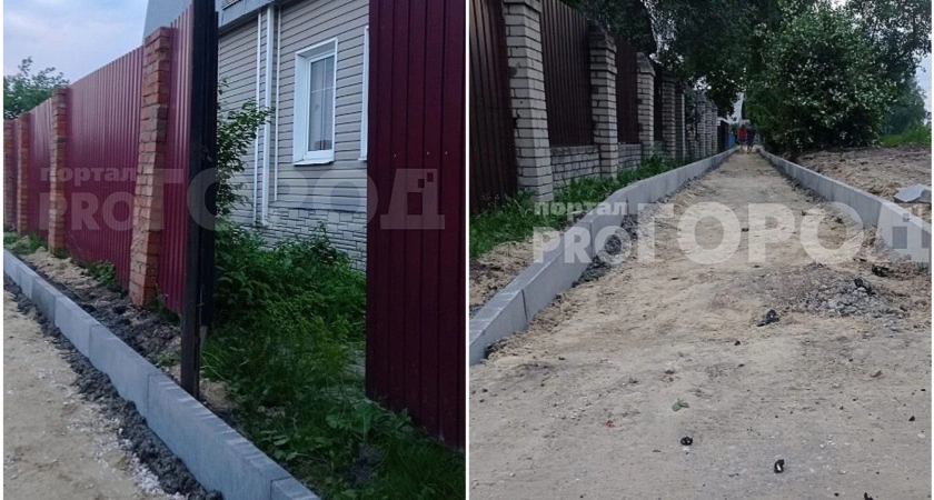 Фото к статье: Из-за нового абсурдно высокого тротуара жители Боголюбово не могут выйти из своих домов