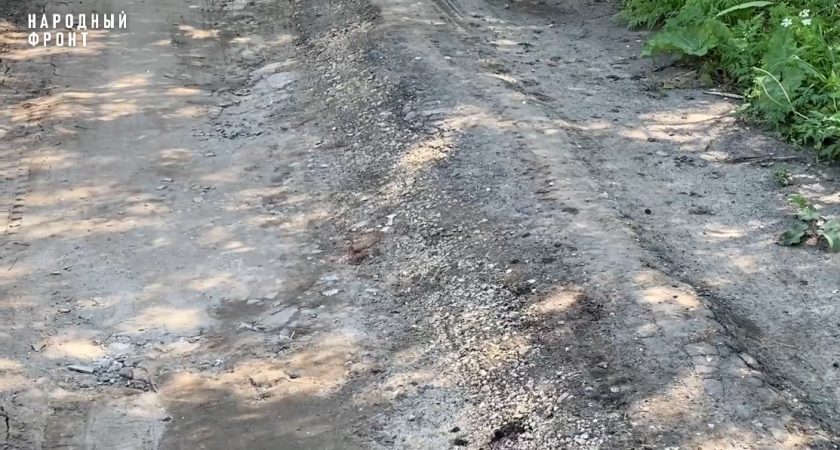 Жители Владимирской области утонули в грязи на разбитых дорогах 