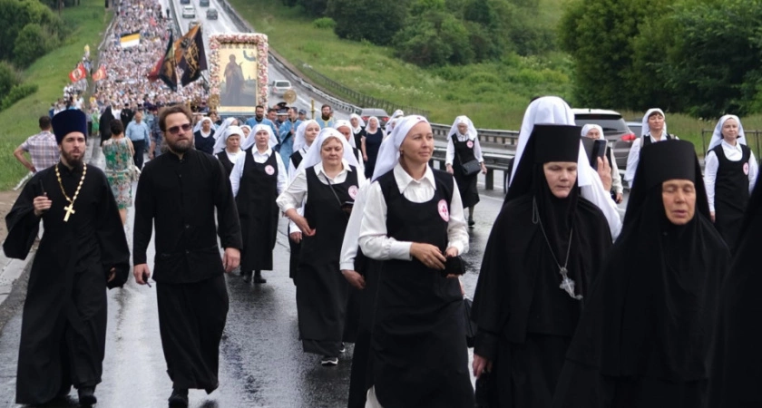 Фото к статье: Во Владимире состоялся Крестный ход в канун празднования Боголюбской иконы Божией Матери