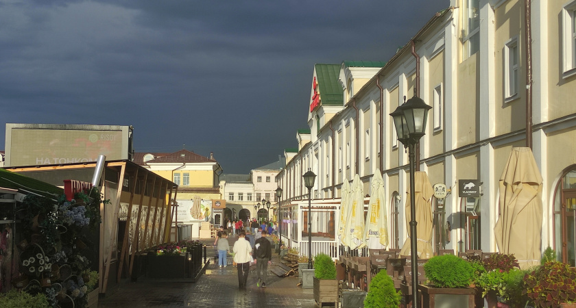 Прячьтесь и не выходите из дома: на центр России надвигается страшный ураган