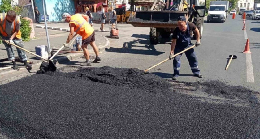 Фото к статье: Во Владимире проводят работы по устройству искусственных неровностей