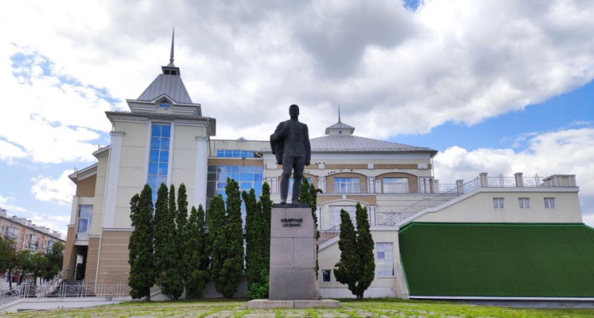 50 лет назад во Владимире установили памятник Фрунзе