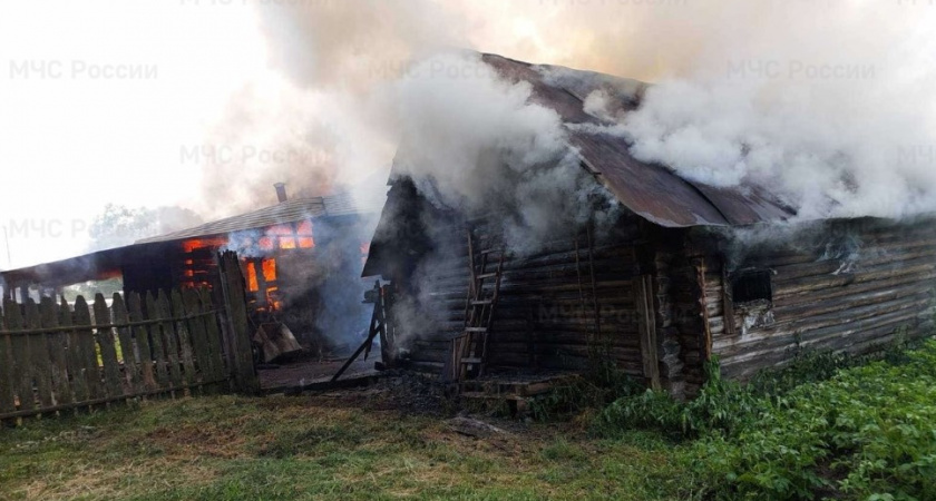 В Гусь-Хрустальном районе Владимирской области сгорело частное подворье
