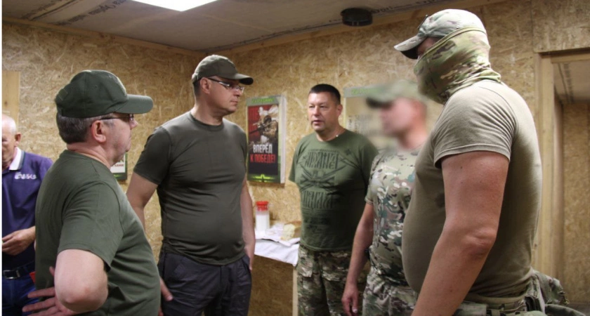 Фото к статье: Руководители Владимирской области доставили в ЛНР новый груз по заказу бойцов
