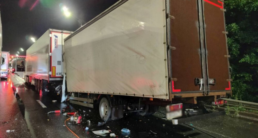В ДТП с двумя грузовиками на трассе М-7 во Владимирской области погиб мужчина