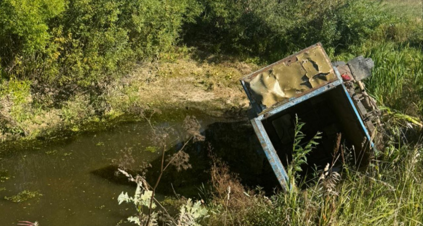 В Судогодском районе женщина погибла при опрокидывании автомобиля в водоем