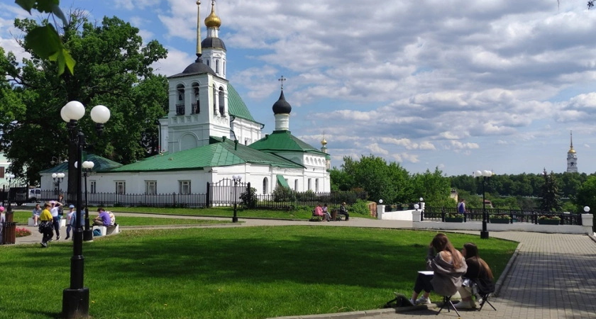 Фото к статье: Синоптики назвали самый теплый день предстоящей недели