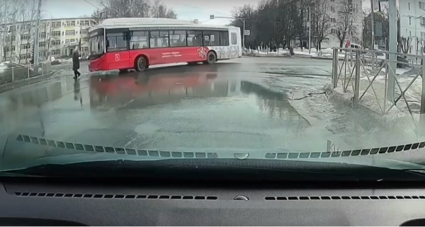 Во Владимире внук сбитой автобусом пенсионерки взыскал компенсацию с "Владимирпассажиртранс" 