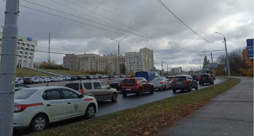 Фото к статье: Российских автомобилистов в 2025 году ждут новые штрафы: ездить по городу станет сложнее