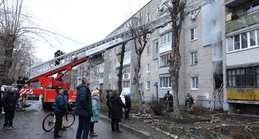 При пожаре в многоквартирном доме в Муроме погибла 16-летняя девушка 