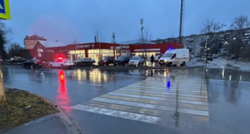 Фото к статье: В Юрьев-Польском мужчина попал под колеса легковушки