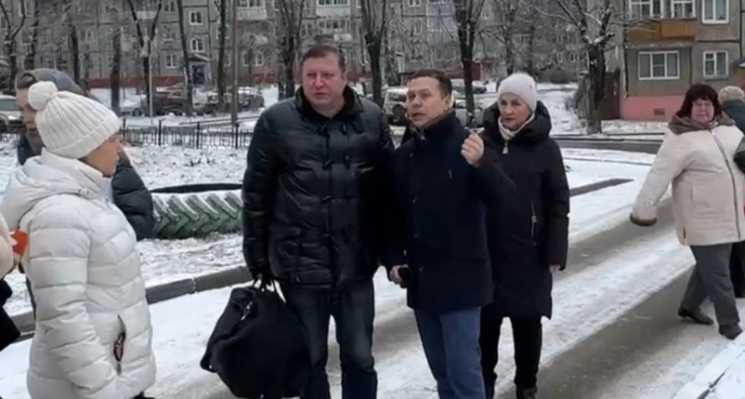 Фото к статье: Власти Владимира пытаются решить проблему проезда мусоровозов к контейнерным площадкам в условиях плотной застройки
