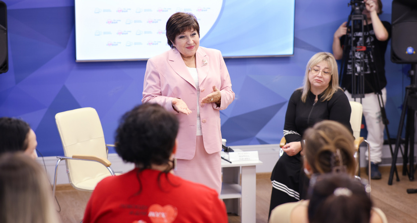 Ольга Хохлова встретилась с женами и матерями участников СВО