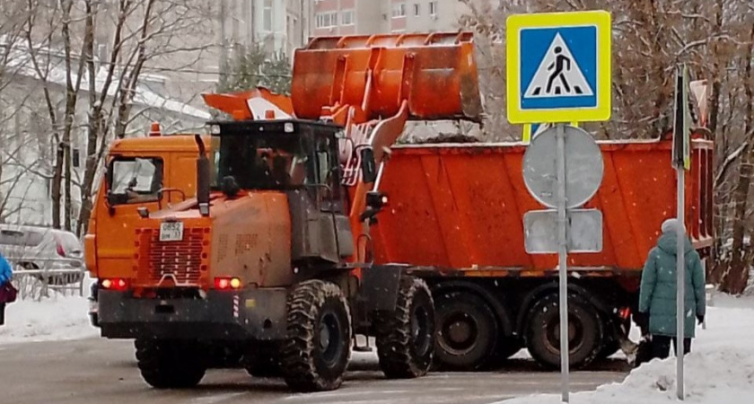 Владимирцев просят убрать автомобили с 23 улиц: там будет работать спецтехника