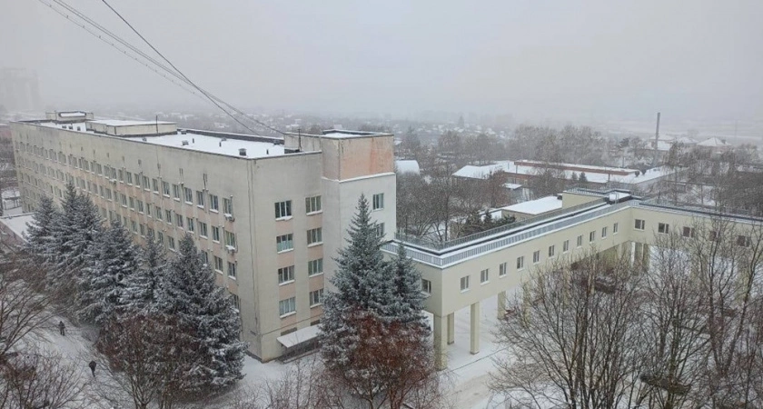 Фото к статье: В Городской клинической больнице №5 Владимира открыли отапливаемый надземный переход