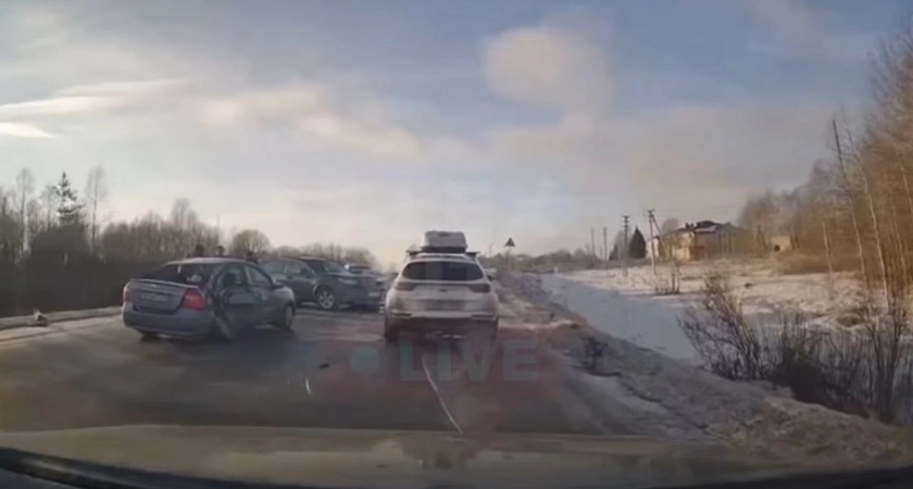 Фото к статье: На трассе в Александровском районе в результате ДТП погибла пожилая женщина