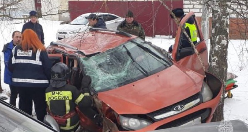 В Юрьев-Польском спасатели деблокировали пострадавшего в ДТП 