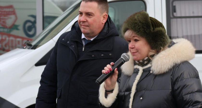 Две владимирские спортшколы получили новые автобусы 