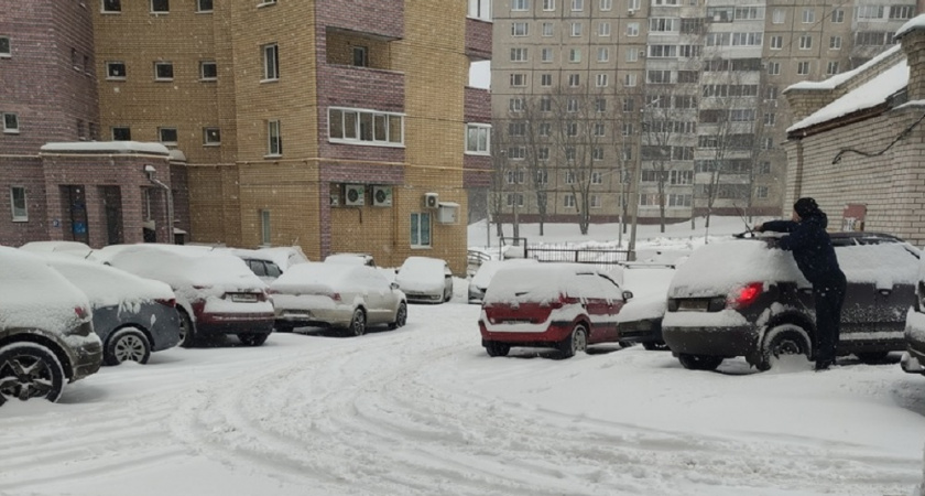 Во Владимире мужчина повредил чужие машины из-за ссоры с женой