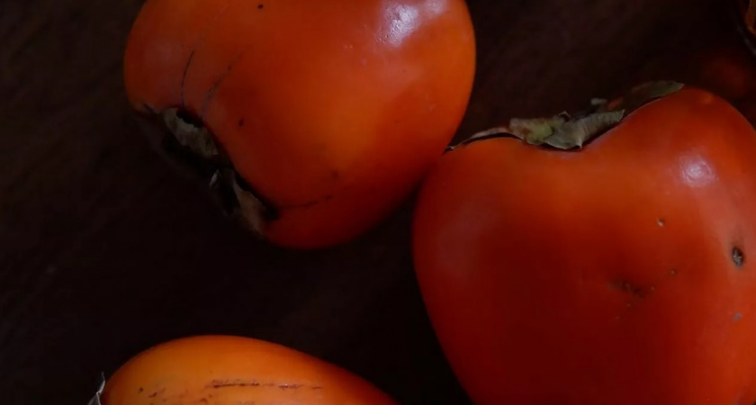 "Не притрагивайтесь к этому фрукту": россиянам рассказали об опасности хурмы - что говорят врачи