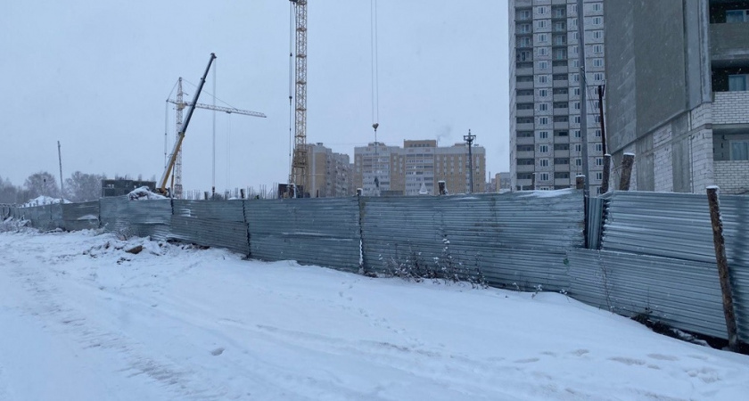 Во Владимире прокуратура заставила привести в порядок ограждения на стройплощадках