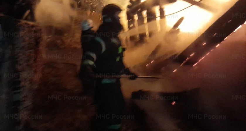 Фото к статье: В Гусь-Хрустальном районе пожар уничтожил частный жилой дом