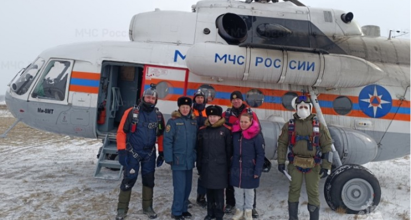 МЧС России помогло исполнить мечту юного суворовца из Владимира – побывать на борту вертолёта Ми-8