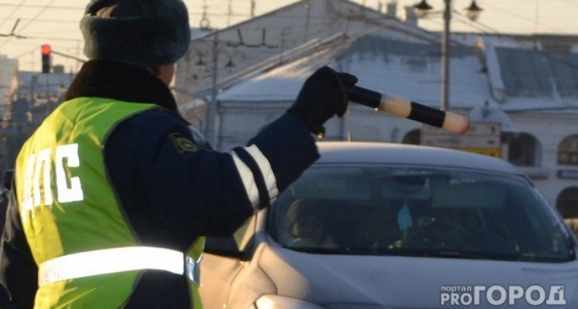 У автомобилиста могут отобрать права из-за отсутствия куртки: в каком случае
