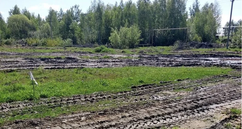 В Меленковском районе семье выделили участок земли без тротуаров и водоотведения