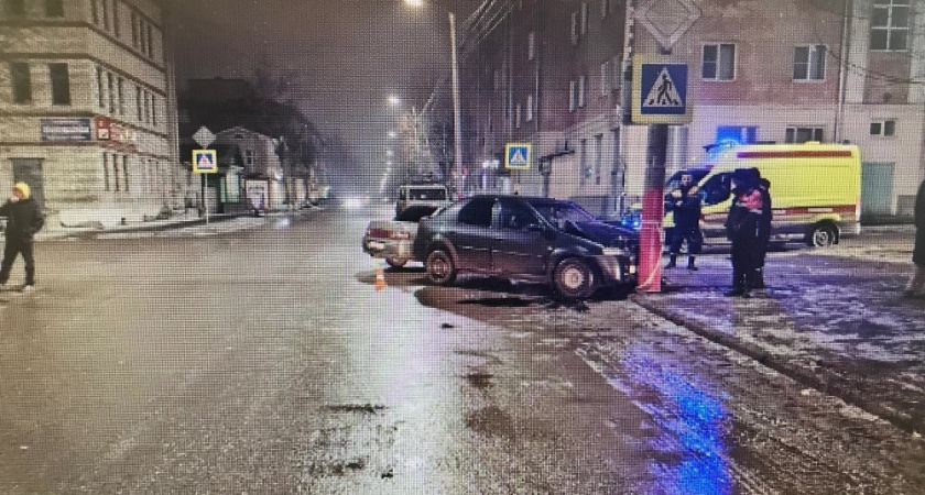 В Муроме молодые водители устроили ДТП на перекрестке 