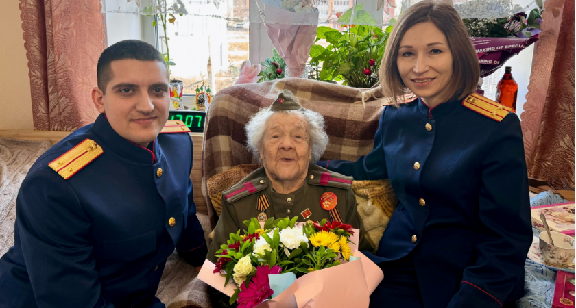 Следователи Владимирской области посетили 101-летнюю ветерана ВОВ